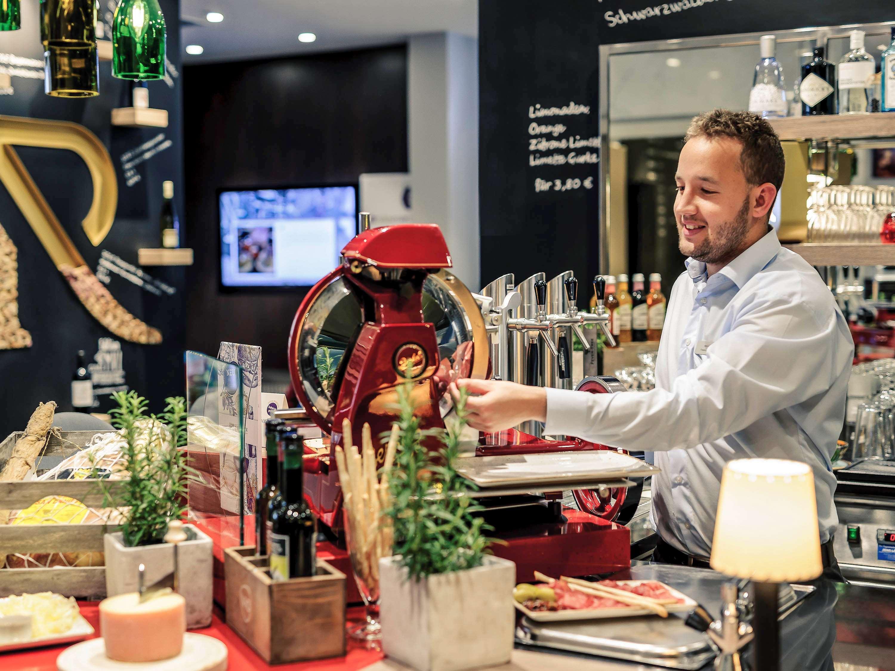 Отель Mercure & Residenz Checkpoint Charlie 4*